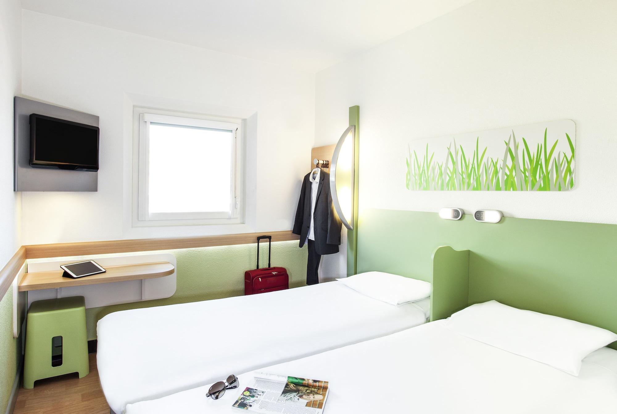 Ibis Budget London Hounslow Exterior foto