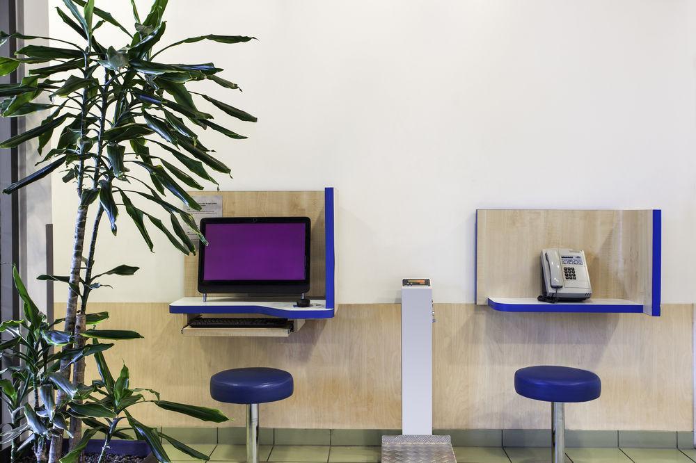 Ibis Budget London Hounslow Exterior foto