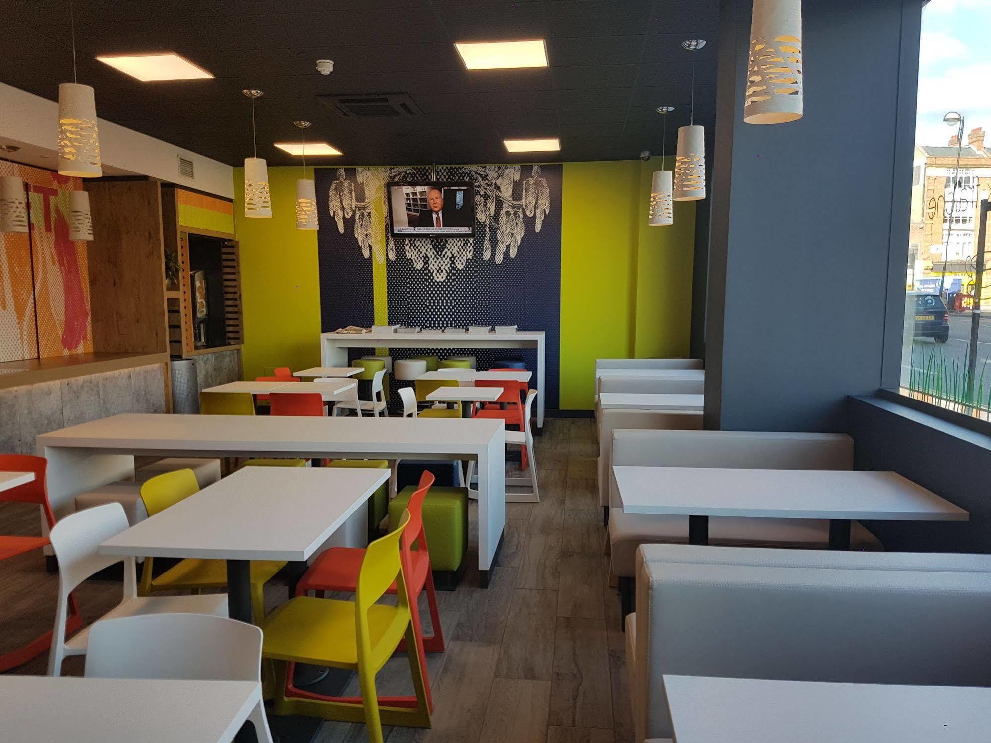 Ibis Budget London Hounslow Exterior foto