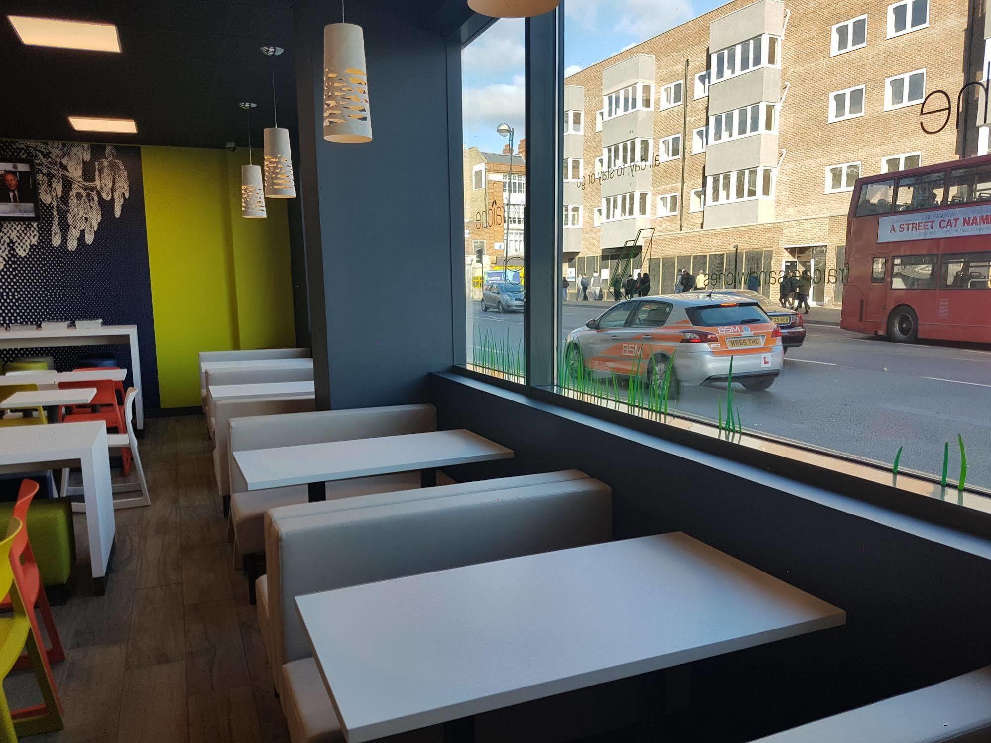 Ibis Budget London Hounslow Exterior foto