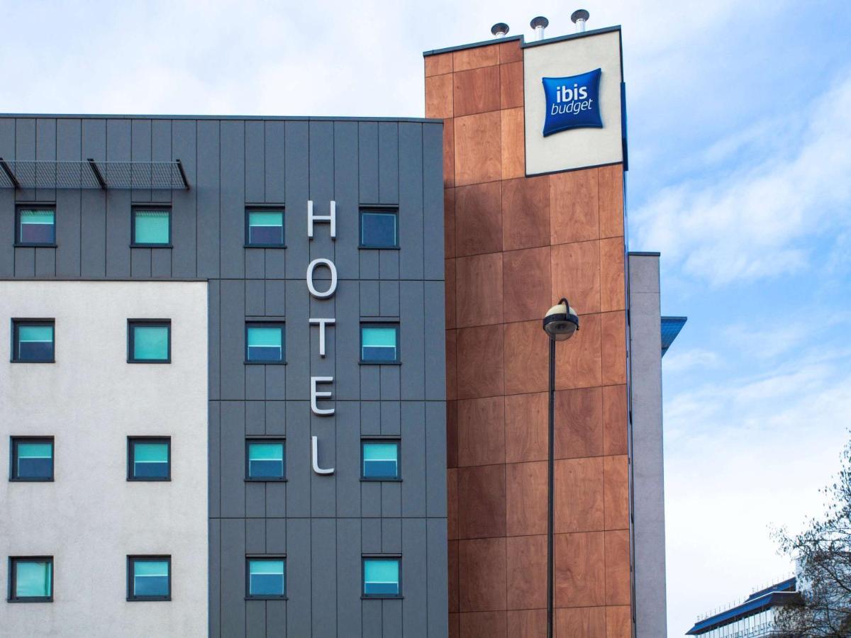 Ibis Budget London Hounslow Exterior foto